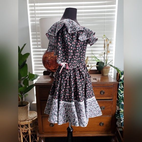 Vintage Prairie Costume Adult Size 5/6 Small 2 Piece with Belt - Picture 2 of 9